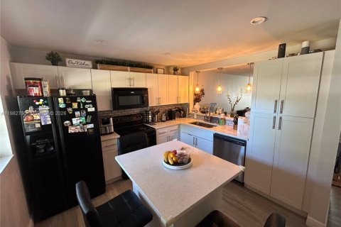 Купить кондоминиум в Холливуд, Флорида 2 спальни, 94.3м2, № 2049247 - фото 4