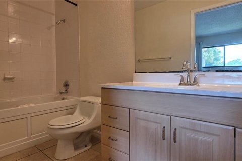 Condo in Altamonte Springs, Florida, 3 bedrooms  № 1880451 - photo 11