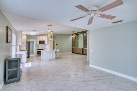 Villa ou maison à vendre à Hobe Sound, Floride: 2 chambres, 144.28 m2 № 2431562 - photo 25