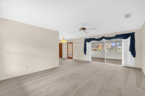 House in Orlando, Florida 3 bedrooms, 125.98 sq.m. № 1854141 - photo 6