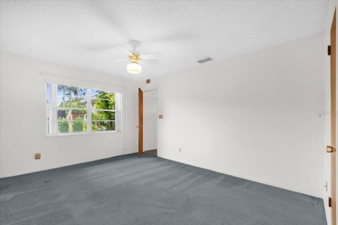 House in Orlando, Florida 3 bedrooms, 125.98 sq.m. № 1854141 - photo 10
