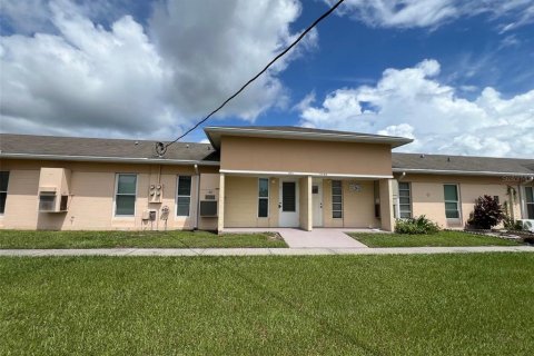 House in Lake Wales, Florida 1 bedroom, 60.2 sq.m. № 1917042 - photo 1