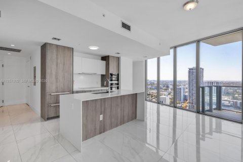 Condominio en Miami, Florida, 2 dormitorios  № 2020919