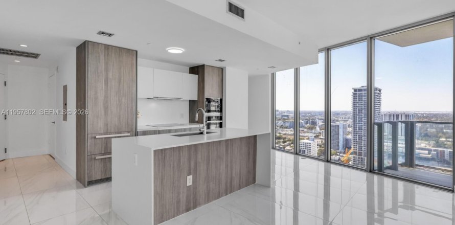 Condominio en Miami, Florida, 2 dormitorios  № 2020919