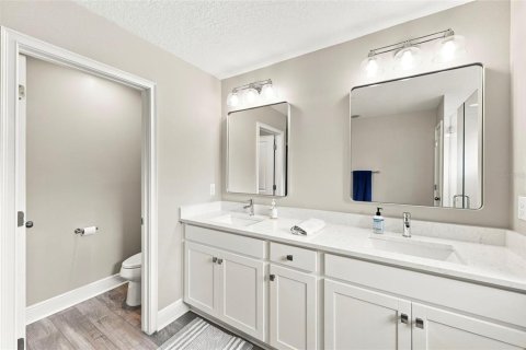 Townhouse in Oldsmar, Florida 3 bedrooms, 207.17 sq.m. № 2324886 - photo 30