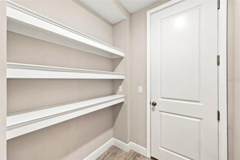 Townhouse in Oldsmar, Florida 3 bedrooms, 207.17 sq.m. № 2324886 - photo 14