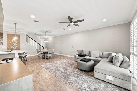 Townhouse in Oldsmar, Florida 3 bedrooms, 207.17 sq.m. № 2324886 - photo 12