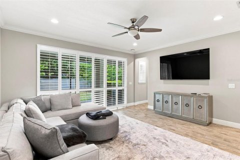 Townhouse in Oldsmar, Florida 3 bedrooms, 207.17 sq.m. № 2324886 - photo 10