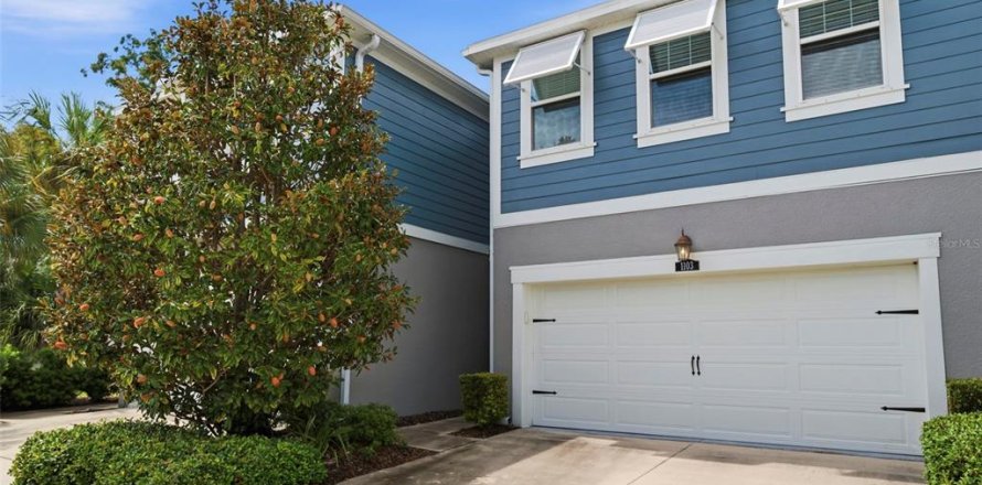 Townhouse in Oldsmar, Florida 3 bedrooms, 207.17 sq.m. № 2324886