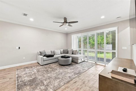 Townhouse in Oldsmar, Florida 3 bedrooms, 207.17 sq.m. № 2324886 - photo 11