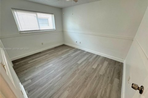 Casa en alquiler en Sunrise, Florida, 4 dormitorios, 180.14 m2 № 2056723 - foto 8