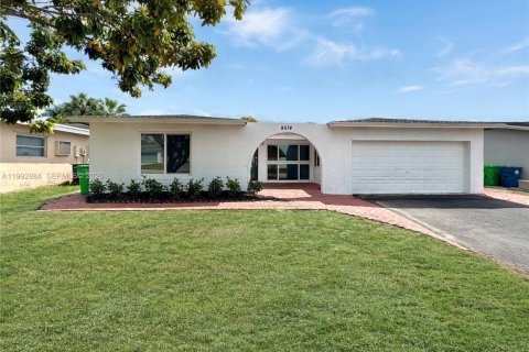 Casa en Sunrise, Florida 4 dormitorios, 180.14 m2 № 2056723