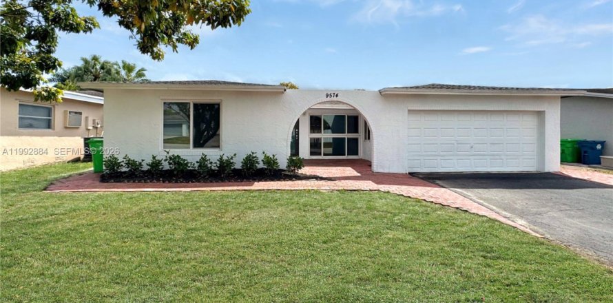 Casa en Sunrise, Florida 4 dormitorios, 180.14 m2 № 2056723