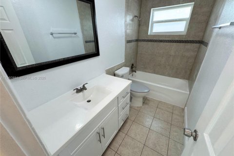 Casa en alquiler en Sunrise, Florida, 4 dormitorios, 180.14 m2 № 2056723 - foto 12