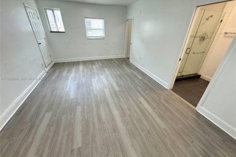 Casa en alquiler en Sunrise, Florida, 4 dormitorios, 180.14 m2 № 2056723 - foto 7