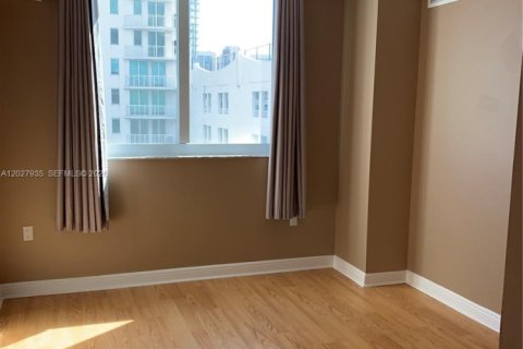 Copropriété à louer à Hallandale Beach, Floride: 2 chambres, 132.39 m2 № 2270098 - photo 10