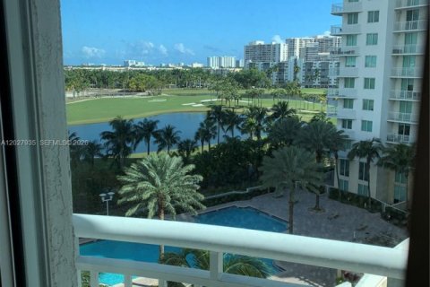 Copropriété à louer à Hallandale Beach, Floride: 2 chambres, 132.39 m2 № 2270098 - photo 5