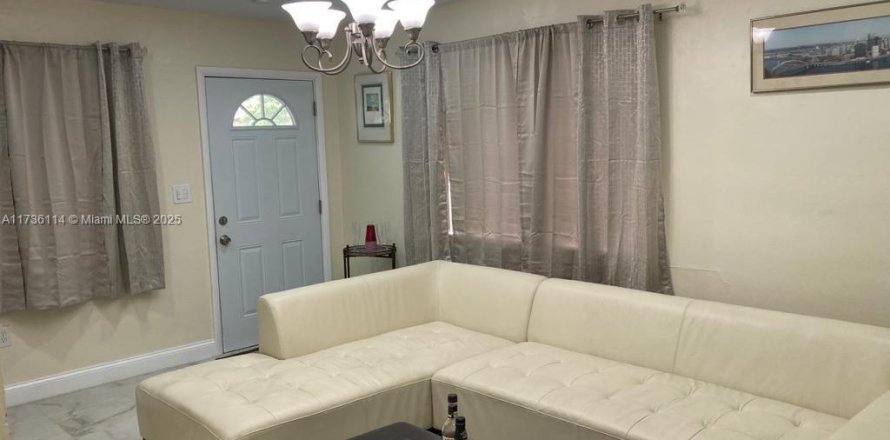 Дом в Норт-Майами, Флорида 2 спальни, 205.5м2 № 2034176