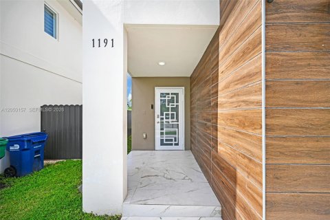 House in Florida City, Florida 5 bedrooms, 176.7 sq.m. № 2260469 - photo 5