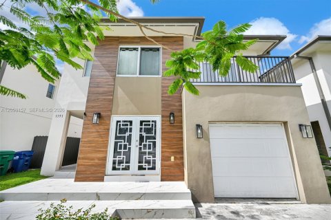 House in Florida City, Florida 5 bedrooms, 176.7 sq.m. № 2260469 - photo 4