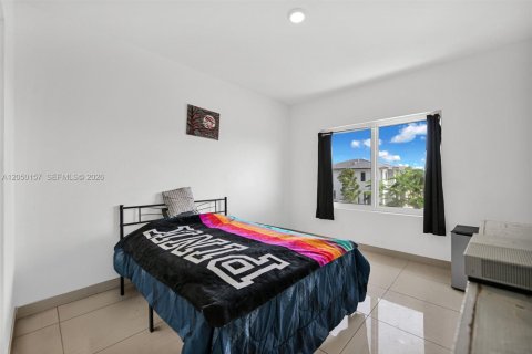 House in Florida City, Florida 5 bedrooms, 176.7 sq.m. № 2260469 - photo 27