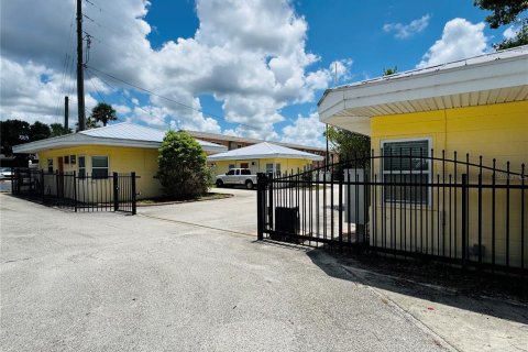 Immobilier commercial à vendre à Sebring, Floride: 15 chambres, 65.03 m2 № 2283400 - photo 5