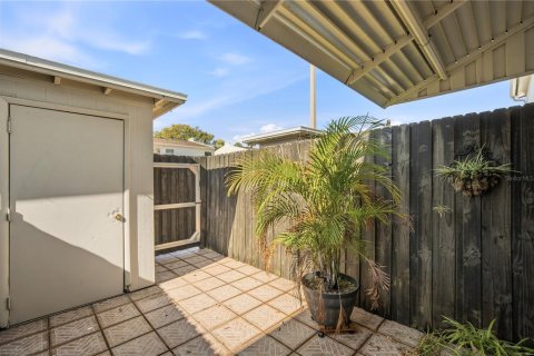 Touwnhouse à louer à Tampa, Floride: 2 chambres, 96.99 m2 № 2119333 - photo 15