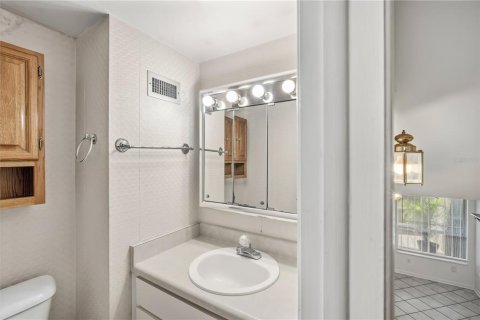 Touwnhouse à louer à Tampa, Floride: 2 chambres, 96.99 m2 № 2119333 - photo 5