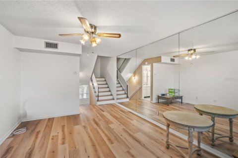 Touwnhouse à louer à Tampa, Floride: 2 chambres, 96.99 m2 № 2119333 - photo 4