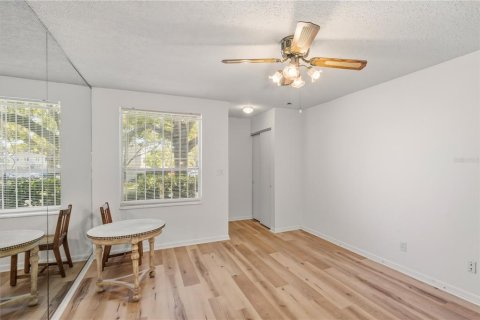 Touwnhouse à louer à Tampa, Floride: 2 chambres, 96.99 m2 № 2119333 - photo 3