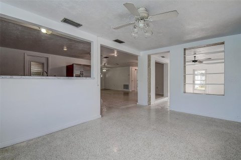 Casa en venta en Holiday, Florida, 2 dormitorios, 121.33 m2 № 1720108 - foto 9