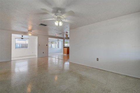 Casa en venta en Holiday, Florida, 2 dormitorios, 121.33 m2 № 1720108 - foto 3