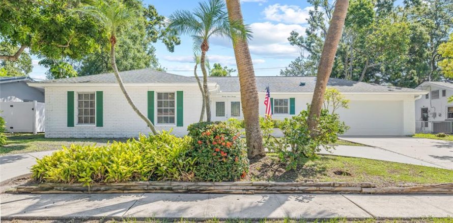 Villa ou maison à Clearwater, Floride 3 chambres, 127.83 m2 № 1804642