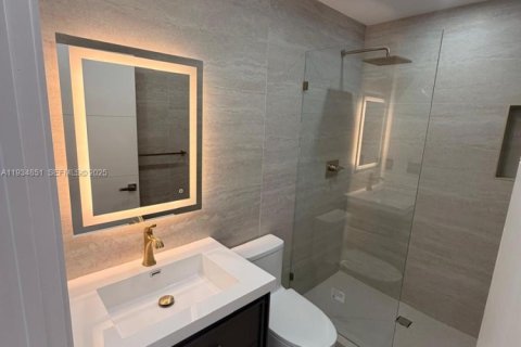 Apartamento en alquiler en Miami, Florida, 2 dormitorios, 68.28 m2 № 2152524 - foto 4