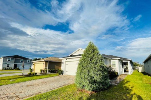 House in Clermont, Florida 3 bedrooms, 143.44 sq.m. № 2233981 - photo 3