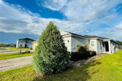 House in Clermont, Florida 3 bedrooms, 143.44 sq.m. № 2233981 - photo 2