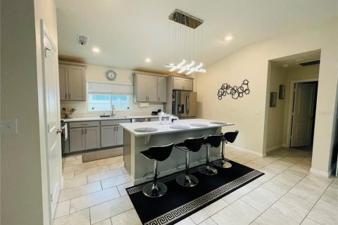House in Clermont, Florida 3 bedrooms, 143.44 sq.m. № 2233981 - photo 7