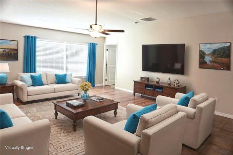 House in Ruskin, Florida 4 bedrooms, 179.86 sq.m. № 1768076 - photo 2