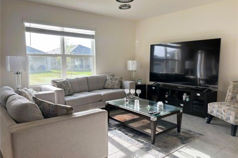 House in Kissimmee, Florida 5 bedrooms, 248.42 sq.m. № 1810237 - photo 16