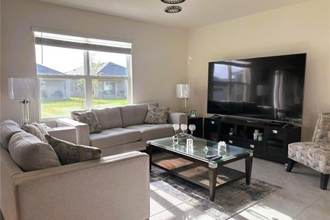 House in Kissimmee, Florida 5 bedrooms, 248.42 sq.m. № 1810237 - photo 17