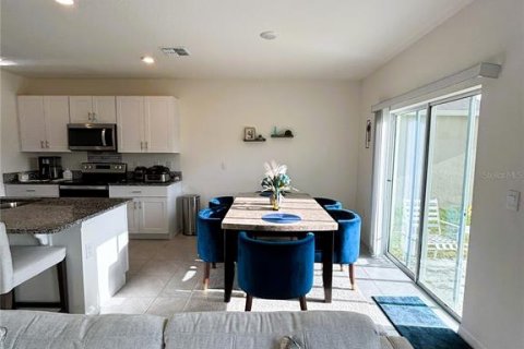 House in Kissimmee, Florida 5 bedrooms, 248.42 sq.m. № 1810237 - photo 8