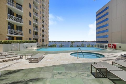 Copropriété à louer à West Palm Beach, Floride: 2 chambres, 109.16 m2 № 1155741 - photo 1