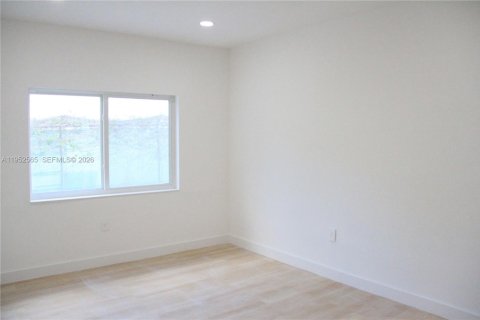 House in Miami, Florida 2 bedrooms, 142.7 sq.m. № 2007452 - photo 6