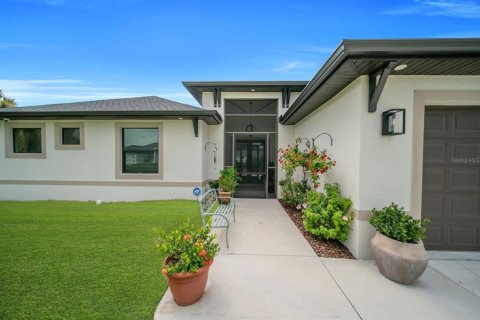 Villa ou maison à vendre à Lehigh Acres, Floride: 3 chambres, 191.84 m2 № 2339316 - photo 5