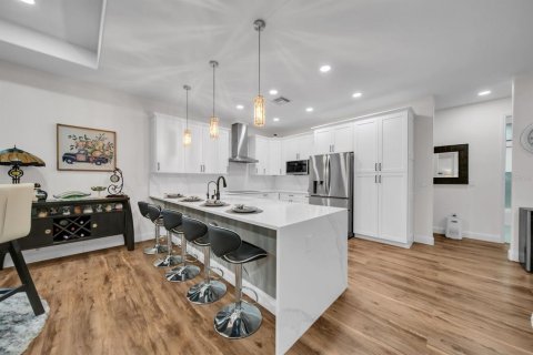 Villa ou maison à vendre à Lehigh Acres, Floride: 3 chambres, 191.84 m2 № 2339316 - photo 6