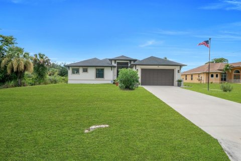 Casa en Lehigh Acres, Florida 3 dormitorios, 191.84 m2 № 2339316