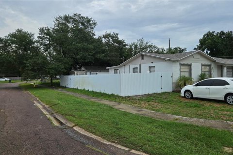 Villa ou maison à vendre à Tampa, Floride: 4 chambres, 163.04 m2 № 2210122 - photo 3