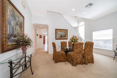 House in Davenport, Florida 5 bedrooms, 265.05 sq.m. № 2097554 - photo 8