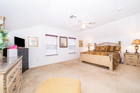 House in Davenport, Florida 5 bedrooms, 265.05 sq.m. № 2097554 - photo 30