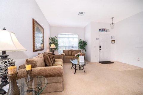 House in Davenport, Florida 5 bedrooms, 265.05 sq.m. № 2097554 - photo 6